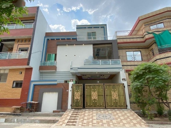 7 Marla Double Storey House For Sale In Raza Garden